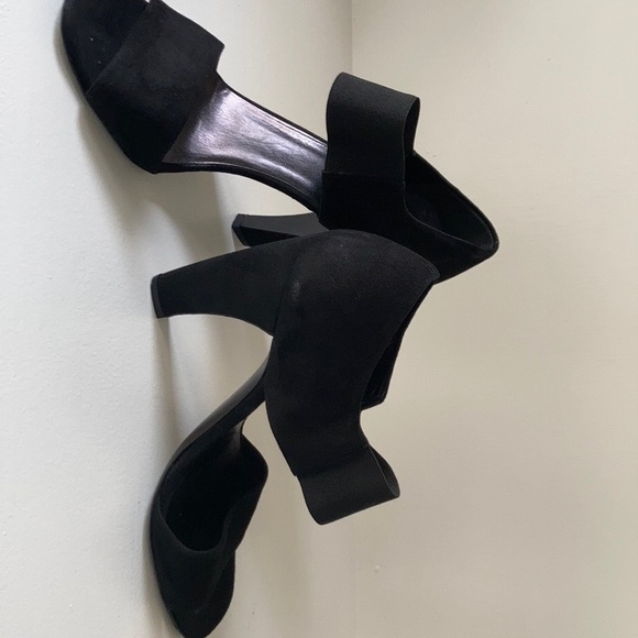 Prada heels - Picture 2 of 4
